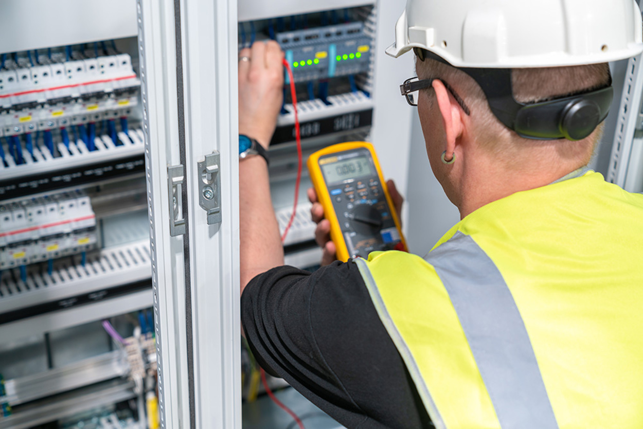 Elektroanlagen-Kontrolle bei Elektro-Reum GmbH in Fambach