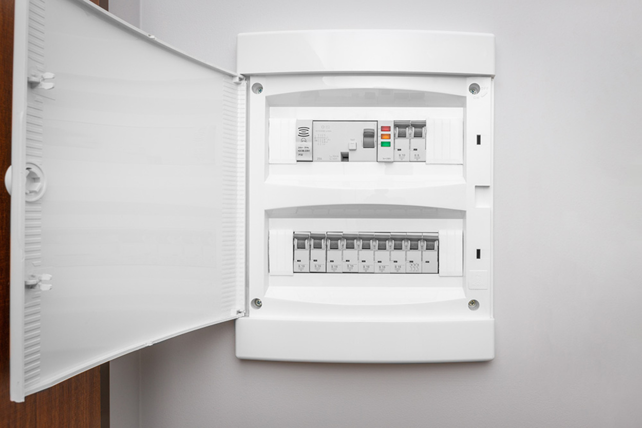 Über­spannungs­schutz bei Elektro-Reum GmbH in Fambach
